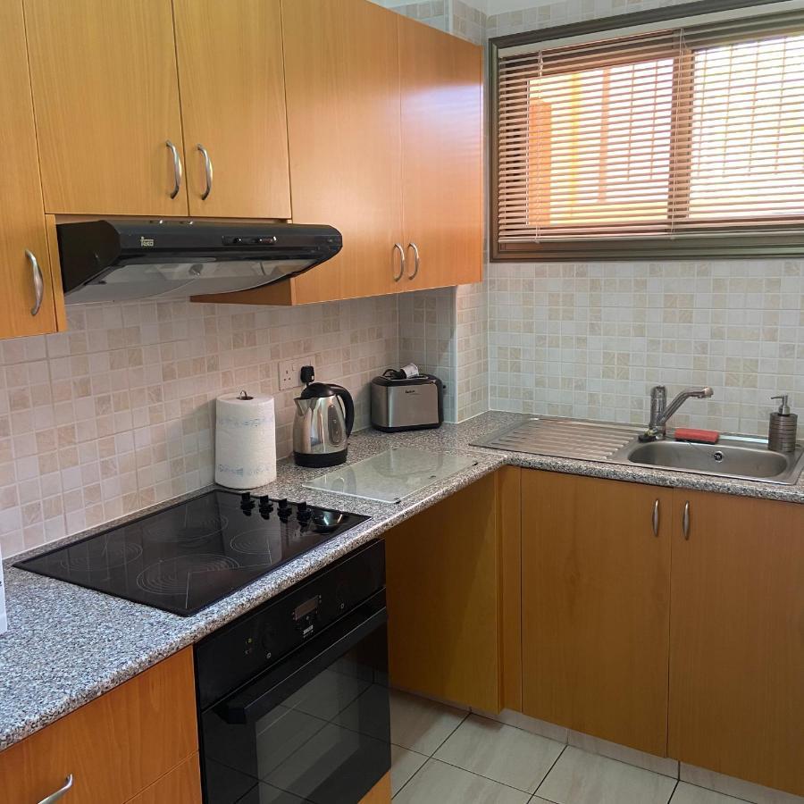 Paphos 1 Bedroom Garden Flat, Sleeps 4 מראה חיצוני תמונה