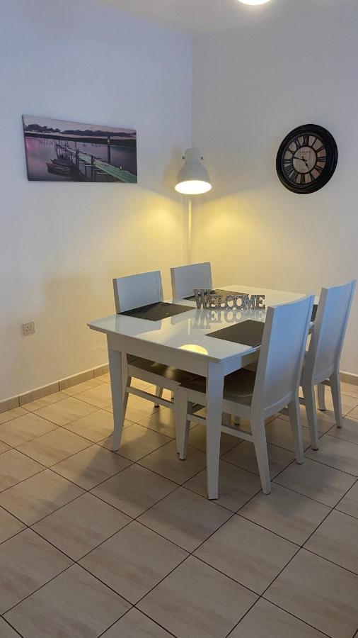 Paphos 1 Bedroom Garden Flat, Sleeps 4 מראה חיצוני תמונה