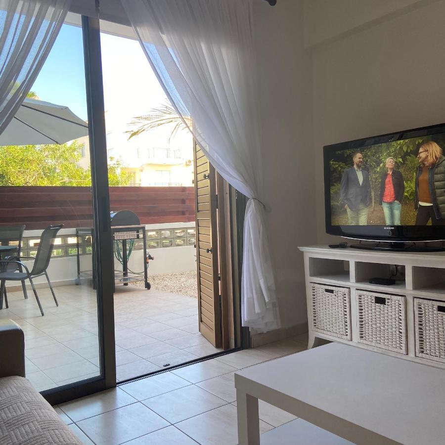 Paphos 1 Bedroom Garden Flat, Sleeps 4 מראה חיצוני תמונה